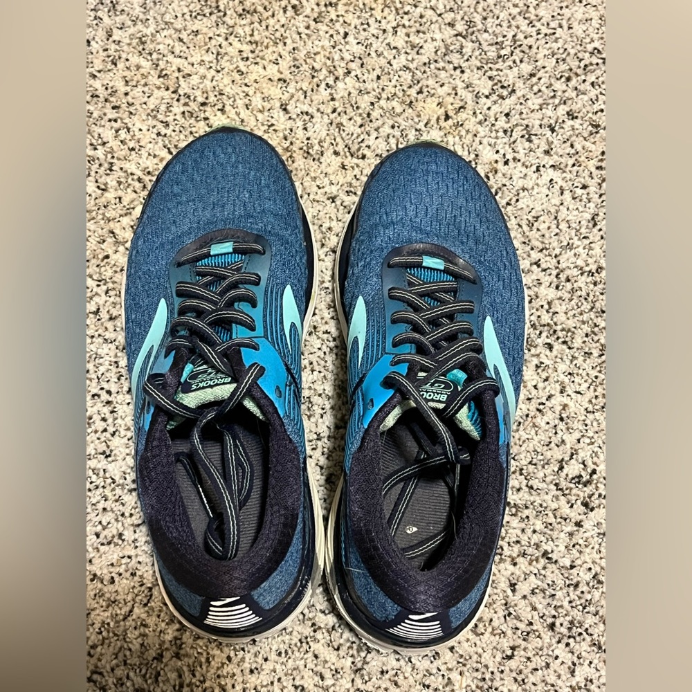 Brooks  women’s Adrenaline 18 GTS size 9 WIDE - Picture 2 of 6